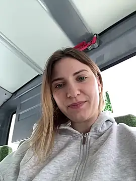 Snapshot of secretcrazy69 chatting on 02.21.25 secretcrazy69 online show from 02.21.25