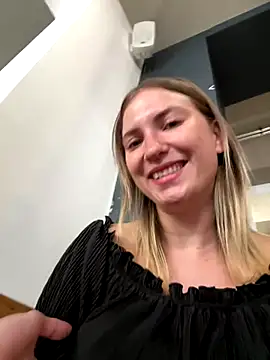 Snapshot of secretcrazy69 chatting on 09.13.25 secretcrazy69 online show from 09.13.25