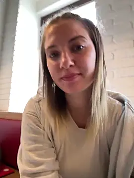 Snapshot of secretcrazy69 chatting on 09.23.25 secretcrazy69 online show from 09.23.25