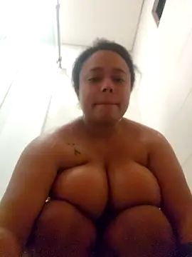 Emmachan19 online show from 09.16.25