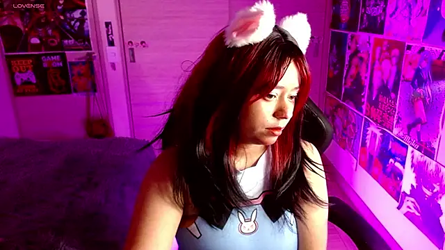 Emmachan19 online show from 11.24.25