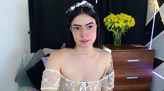 Snapshot of Isa_Maiden1 chatting on 01.12.25 Isa Maiden1 online show from 01.12.25