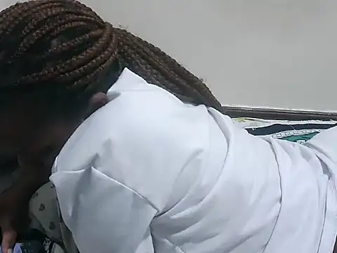 prettybeee online show from 03.20.26