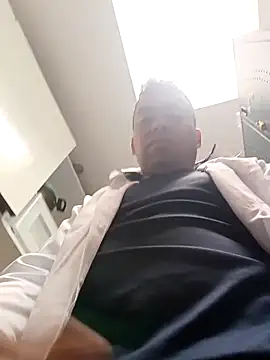 Snapshot of Diego_leon27 chatting on 11.27.25 Diego leon27 online show from 11.27.25