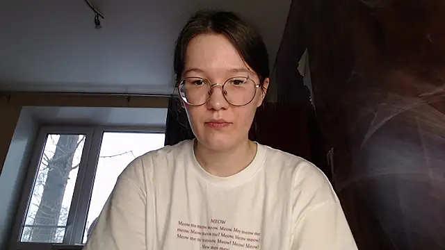 Snapshot of MiriamOr chatting on 01.19.25 MiriamOr online show from 01.19.25