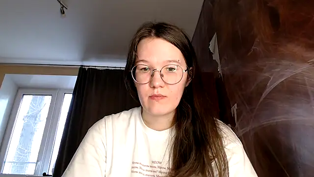 Snapshot of MiriamOr chatting on 01.20.25 MiriamOr online show from 01.20.25