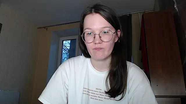 Snapshot of MiriamOr chatting on 01.20.25 MiriamOr online show from 01.20.25