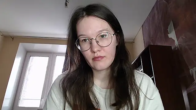 Snapshot of MiriamOr chatting on 01.24.25 MiriamOr online show from 01.24.25