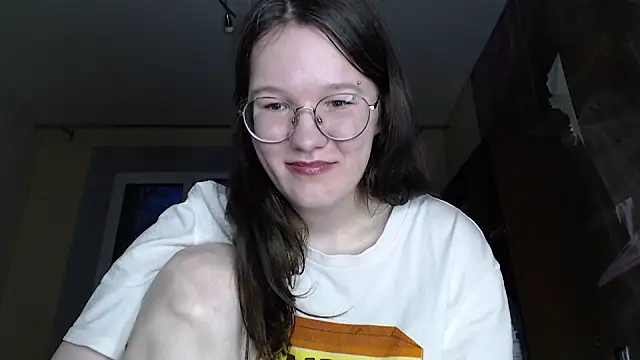 Snapshot of MiriamOr chatting on 01.24.25 MiriamOr online show from 01.24.25