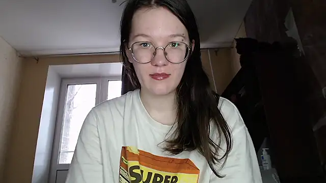 Snapshot of MiriamOr chatting on 01.26.25 MiriamOr online show from 01.26.25