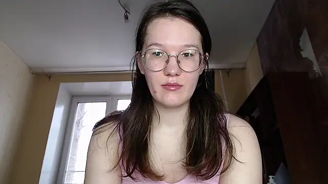 Snapshot of MiriamOr chatting on 01.31.25 MiriamOr online show from 01.31.25