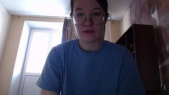 Snapshot of MiriamOr chatting on 02.13.25 MiriamOr online show from 02.13.25