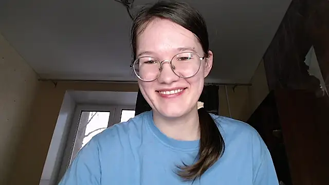 Snapshot of MiriamOr chatting on 02.13.25 MiriamOr online show from 02.13.25