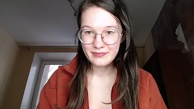 Snapshot of MiriamOr chatting on 02.14.25 MiriamOr online show from 02.14.25