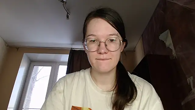 Snapshot of MiriamOr chatting on 02.20.25 MiriamOr online show from 02.20.25