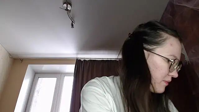 Snapshot of MiriamOr chatting on 02.26.25 MiriamOr online show from 02.26.25