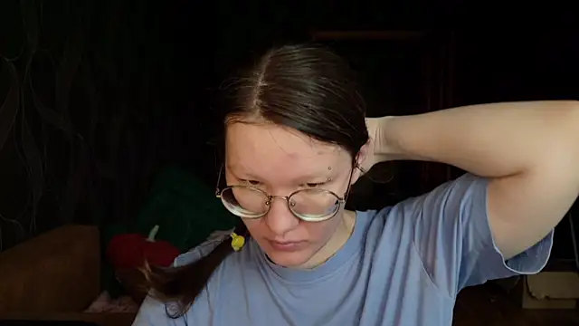 Snapshot of MiriamOr chatting on 10.26.25 MiriamOr online show from 10.26.25