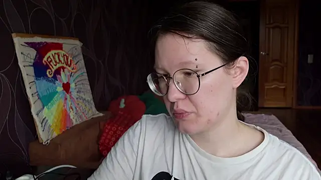 Snapshot of MiriamOr chatting on 11.01.25 MiriamOr online show from 11.01.25