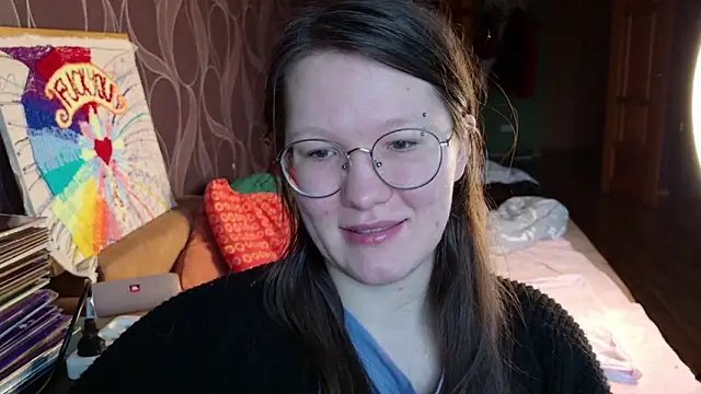 Snapshot of MiriamOr chatting on 12.19.25 MiriamOr online show from 12.19.25