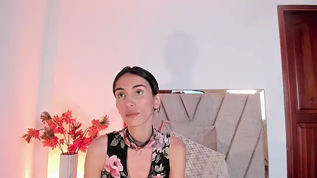 Snapshot of Nina_Cavaali chatting on 02.24.25 Nina Cavaali online show from 02.24.25