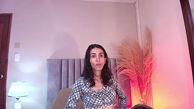 Snapshot of Nina_Cavaali chatting on 09.30.25 Nina Cavaali online show from 09.30.25