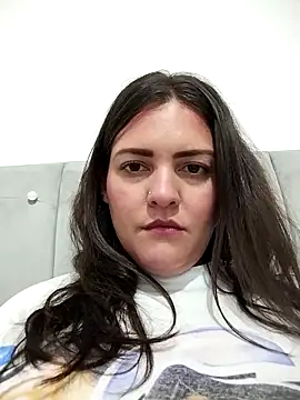 Mia Hampton online show from 04.01.26