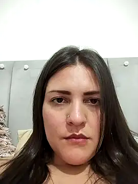 Mia Hampton online show from 04.03.26