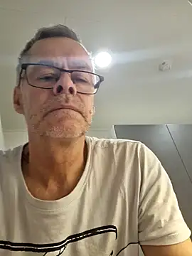 Snapshot of DarrenSullivanSlut chatting on 12.12.24 DarrenSullivanSlut online show from 12.12.24