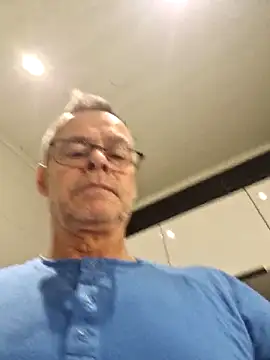 Snapshot of DarrenSullivanSlut chatting on 02.24.25 DarrenSullivanSlut online show from 02.24.25