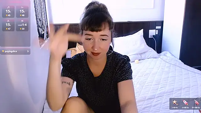 Cosmo Riri online show from 03.14.25