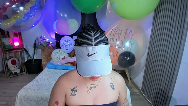 Snapshot of Cuttiealice chatting on 01.20.25 Cuttiealice online show from 01.20.25