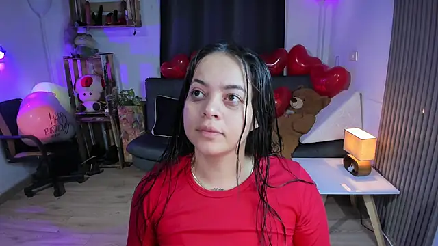 Snapshot of Cuttiealice chatting on 02.22.25 Cuttiealice online show from 02.22.25