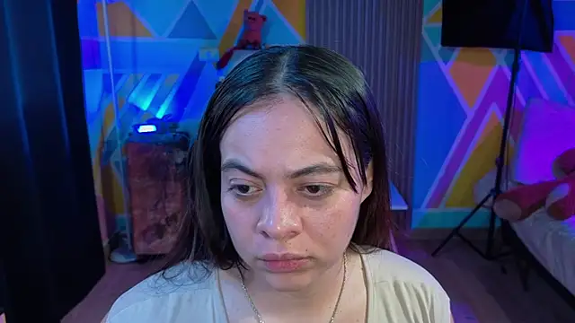 Snapshot of Cuttiealice chatting on 10.14.25 Cuttiealice online show from 10.14.25