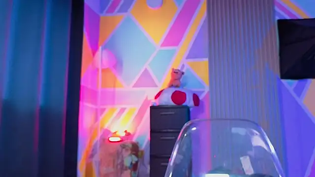 Snapshot of Cuttiealice chatting on 10.23.25 Cuttiealice online show from 10.23.25