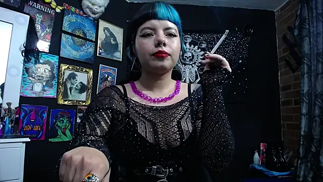 Yourmadame P online show from 02.11.25