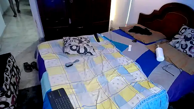 ivonne  hott1 online show from 02.02.25