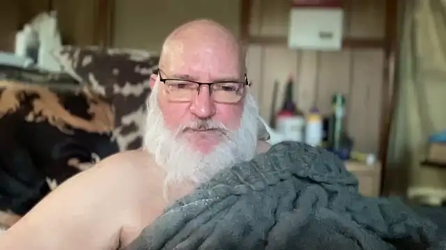 Snapshot of 44jon44 chatting on 10.26.25 44jon44 online show from 10.26.25