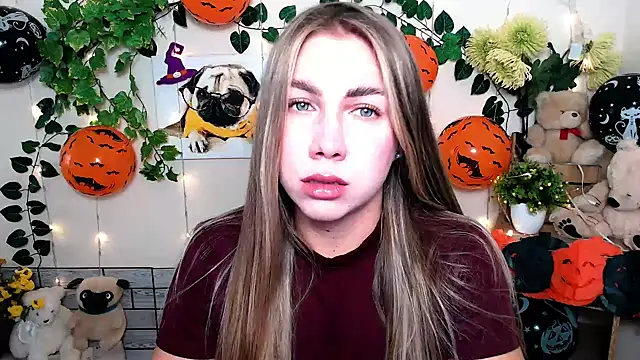 Snapshot of Sport_Tall_Doll chatting on 10.31.25 Sport Tall Doll online show from 10.31.25