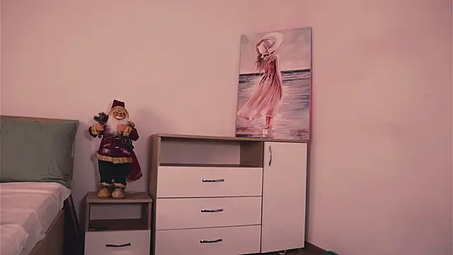 Misslullu online show from 12.04.25