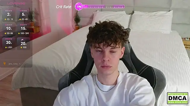 Snapshot of cute_thomas chatting on 01.12.25 cute thomas online show from 01.12.25