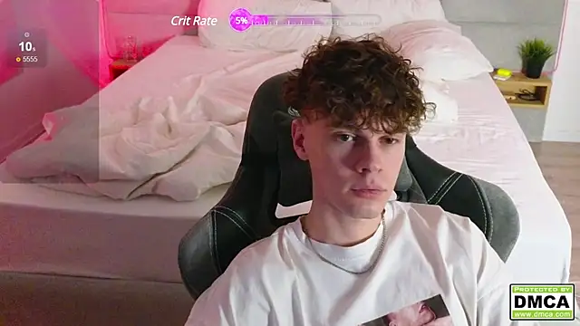 Snapshot of cute_thomas chatting on 01.22.25 cute thomas online show from 01.22.25