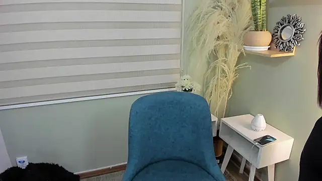 julieta evans  online show from 11.07.25