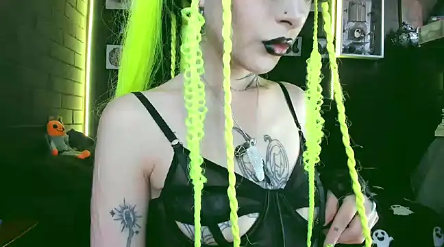 Snapshot of insania_9999_ chatting on 12.18.24 insania 9999 online show from 12.18.24