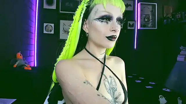 Snapshot of insania_9999_ chatting on 02.06.25 insania 9999 online show from 02.06.25