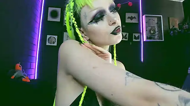 Snapshot of insania_9999_ chatting on 02.06.25 insania 9999 online show from 02.06.25