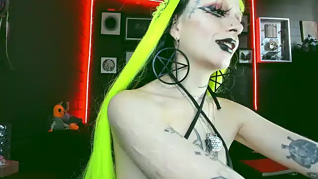 Snapshot of insania_9999_ chatting on 02.18.25 insania 9999 online show from 02.18.25