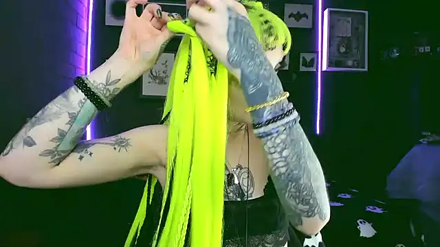 Snapshot of insania_9999_ chatting on 03.17.25 insania 9999 online show from 03.17.25