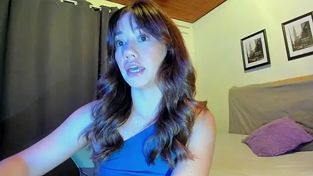 Snapshot of sofimendoza chatting on 10.18.25 sofimendoza online show from 10.18.25