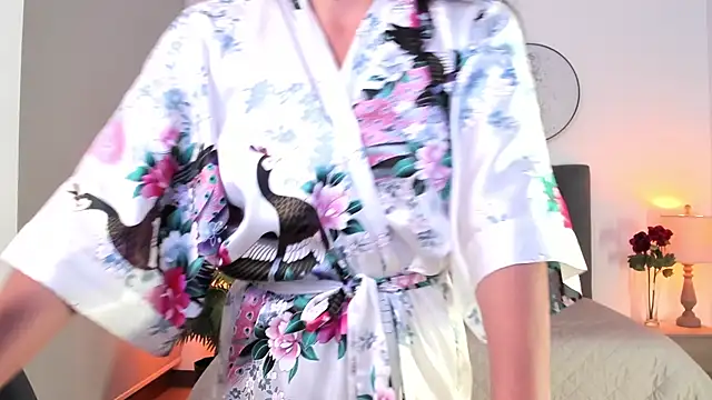 Snapshot of SaharaGarcia__ chatting on 02.04.25 SaharaGarcia online show from 02.04.25