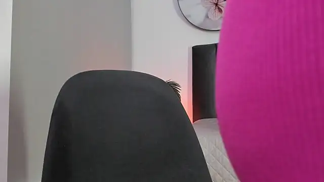 Snapshot of SaharaGarcia__ chatting on 02.12.25 SaharaGarcia online show from 02.12.25